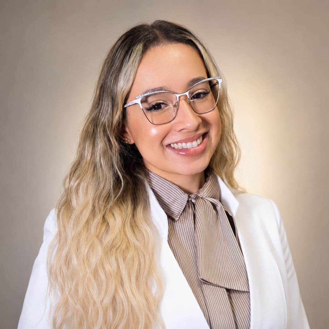 Sabrina Silva em seu consultório